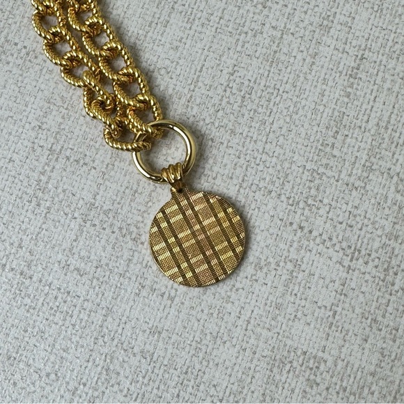 Upcycled Gold Tone Link Necklace with Queen Medallion Pendant - Picture 5 of 6